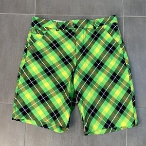 Men’s golf shorts